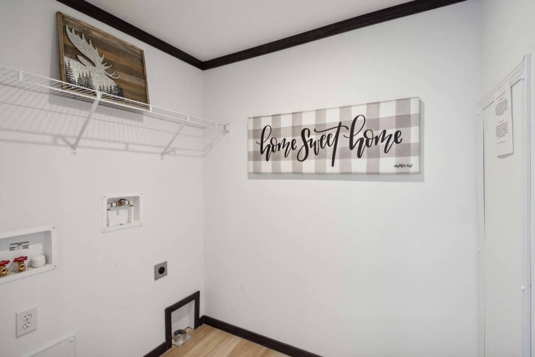 Roan interior home features