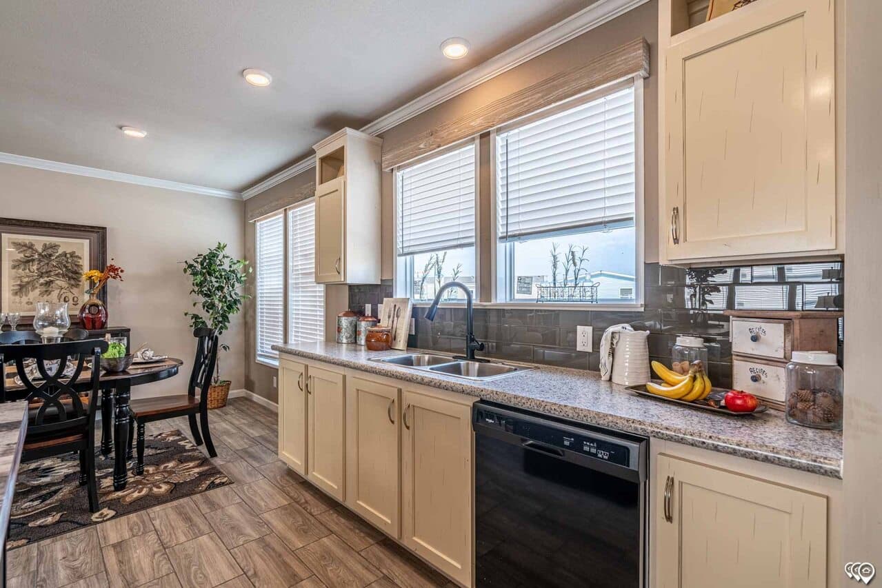 Urban homestead 28563c kitchen home features