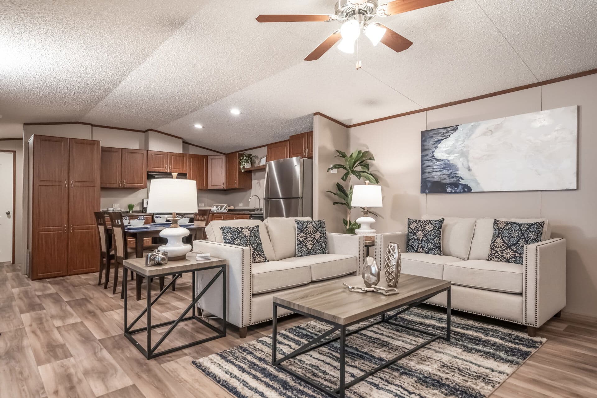 Heritage h-1664-32c interior home features