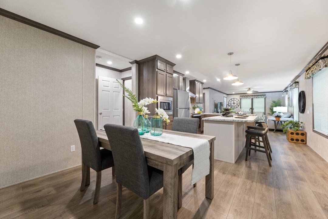 Fulton 24028 interior home features