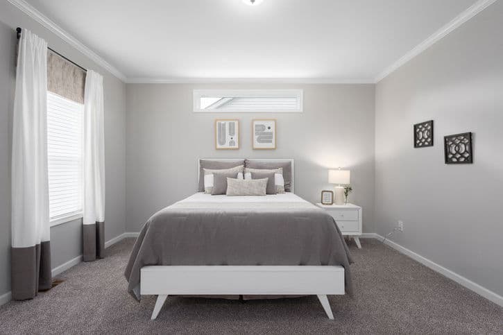 Max premier 2 32643a bedroom home features