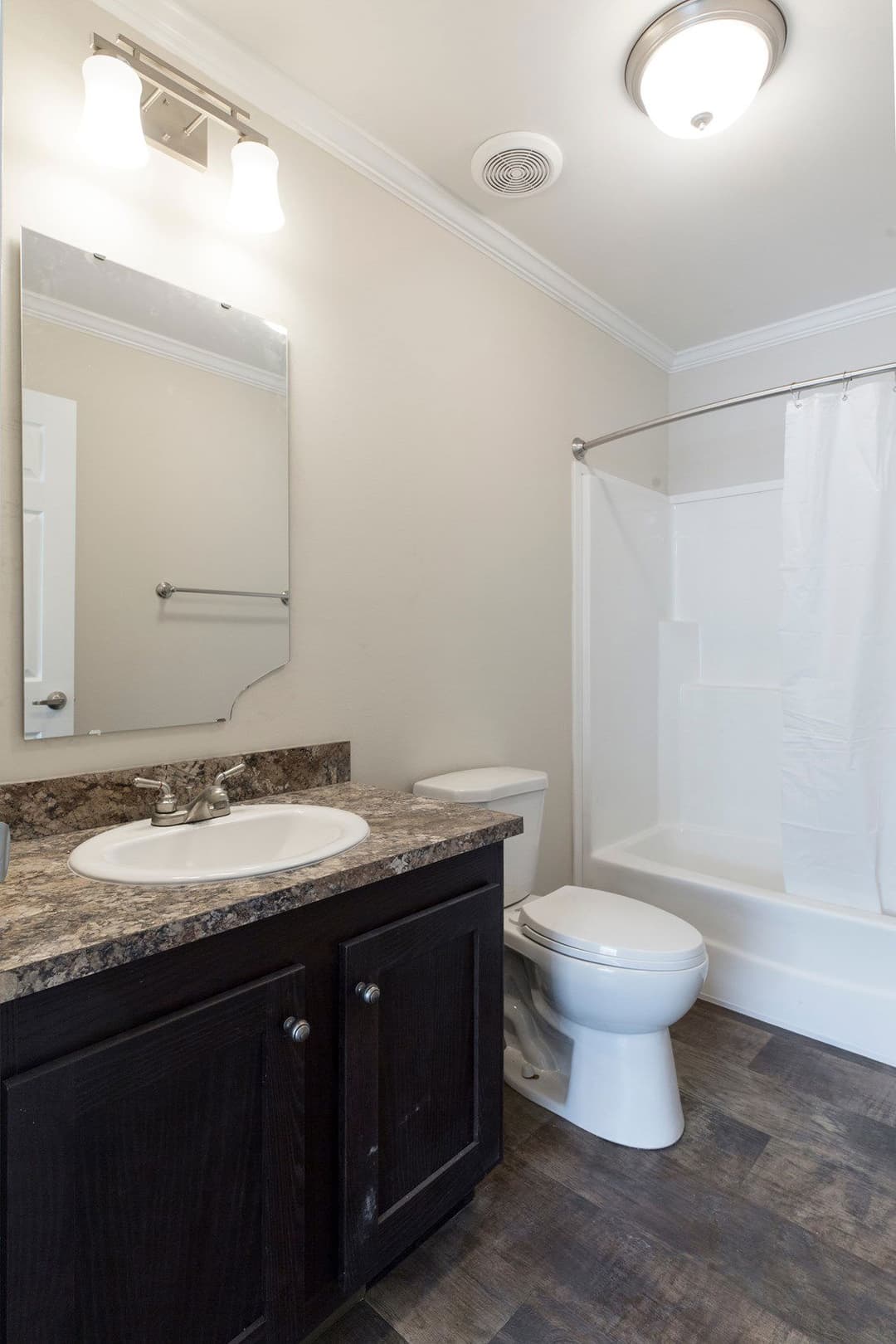 2089 52x28 3+2 heritage bathroom home features