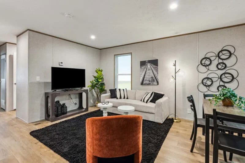 Pike interior home features