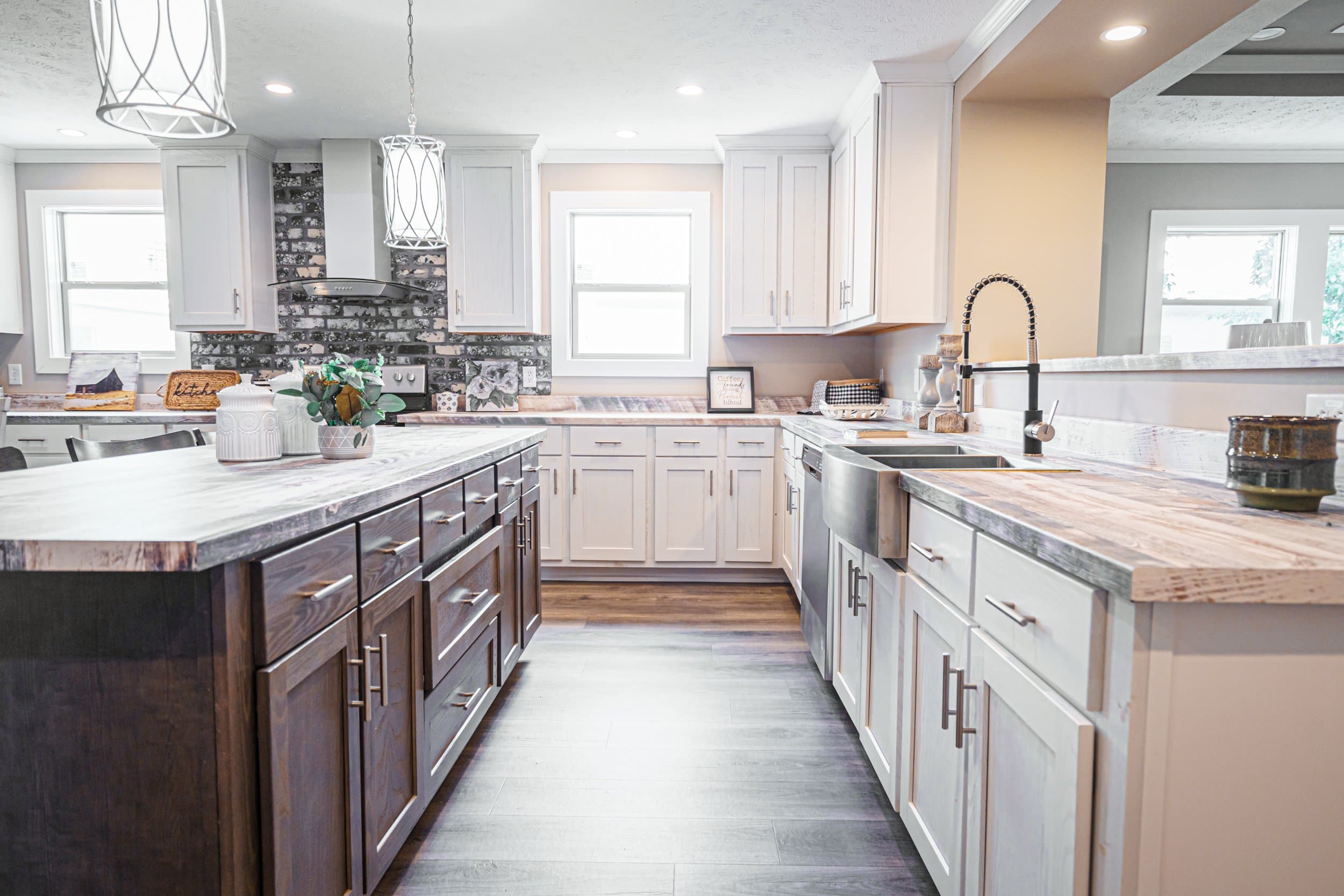 Helicon 3 kitchen home features