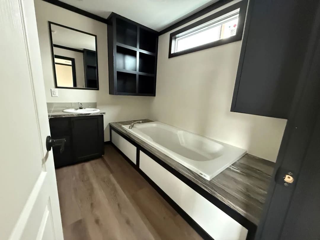 The mesquite bathroom home features