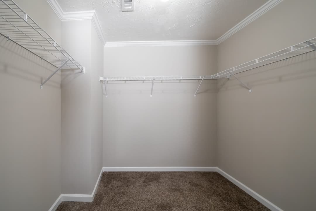 Md-54-32 the duke interior home features