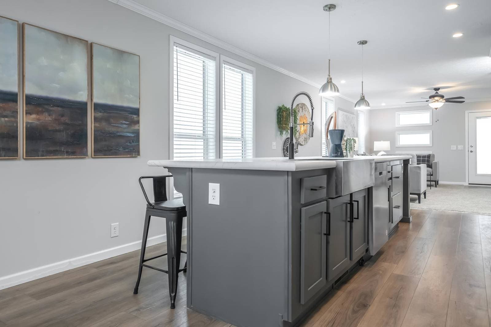 N621 kitchen home features