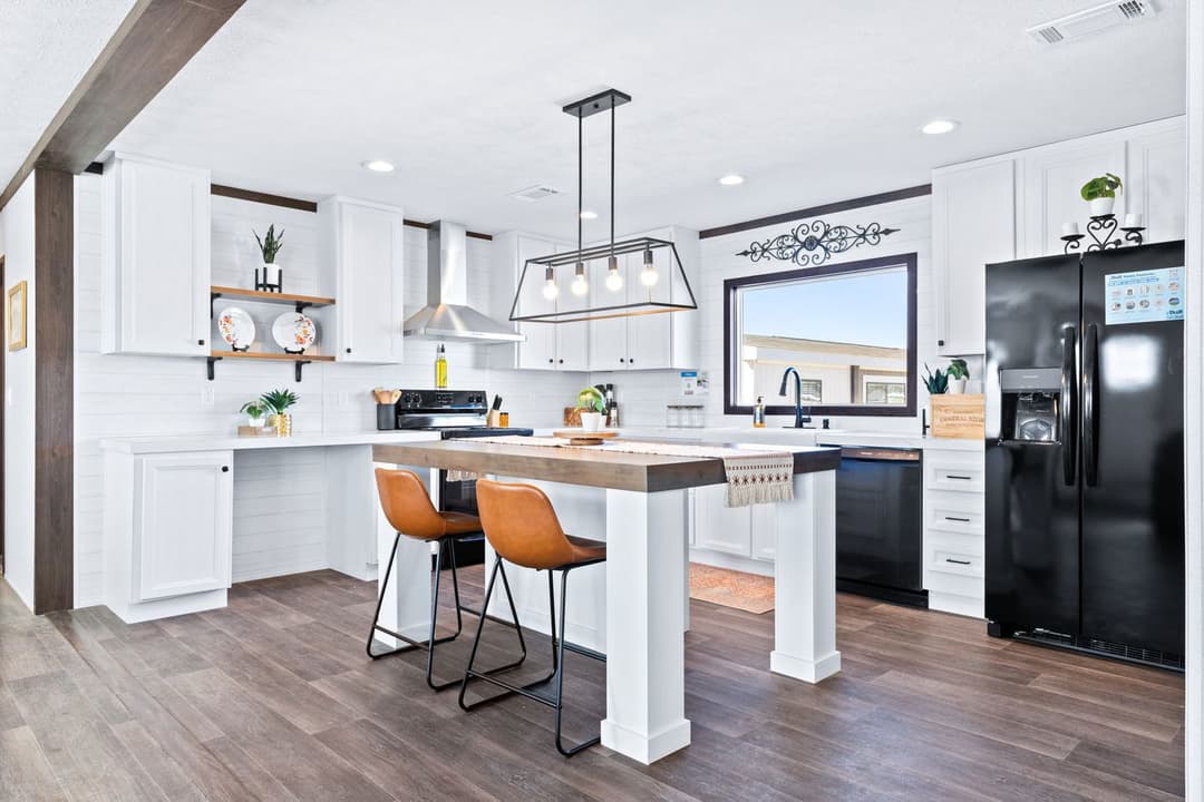 Breeze farmhouse kitchen home features