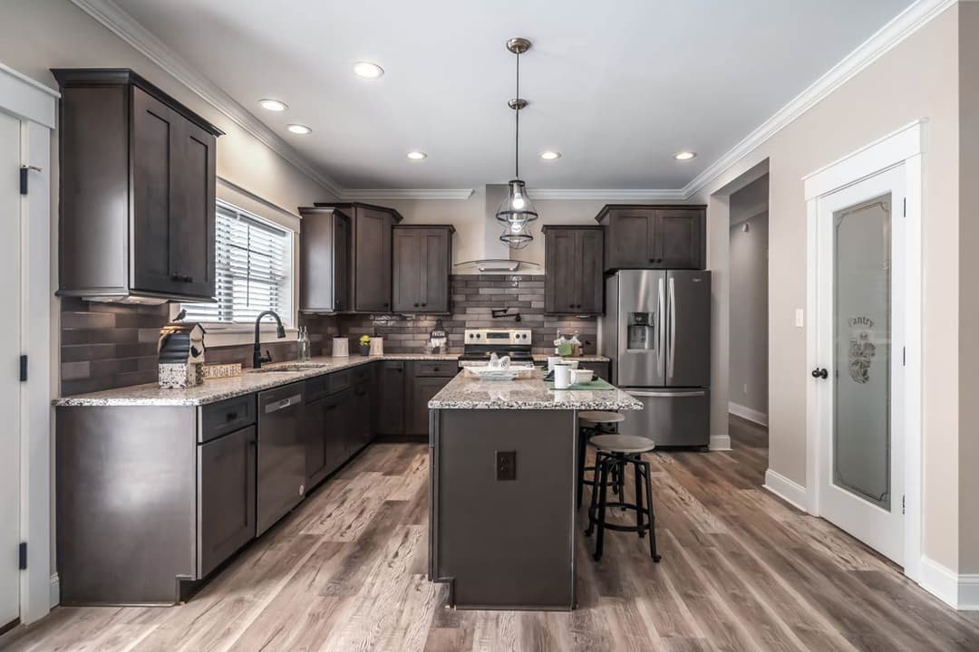 Tidewater cape kitchen home features