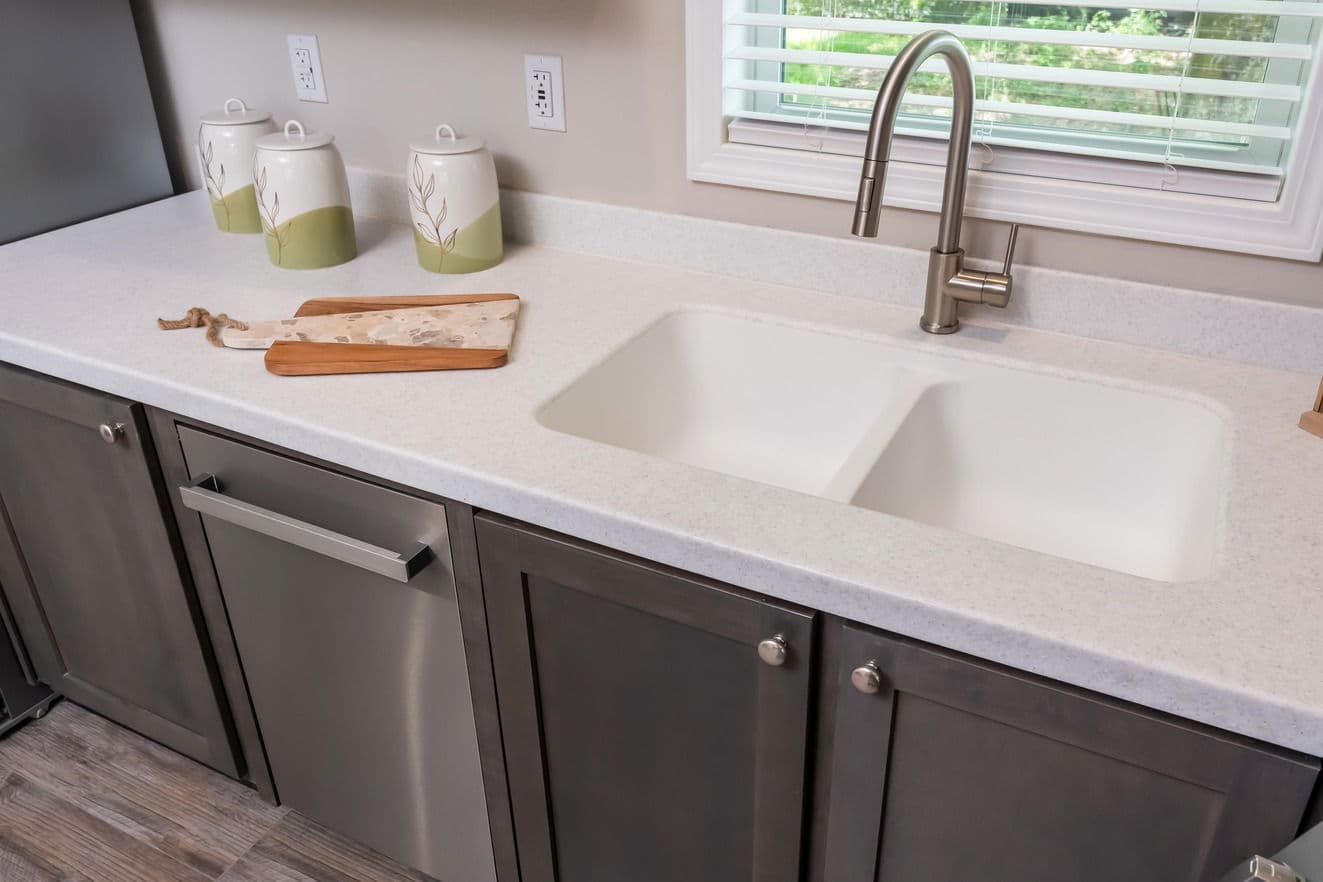 The chariot 24442a kitchen home features