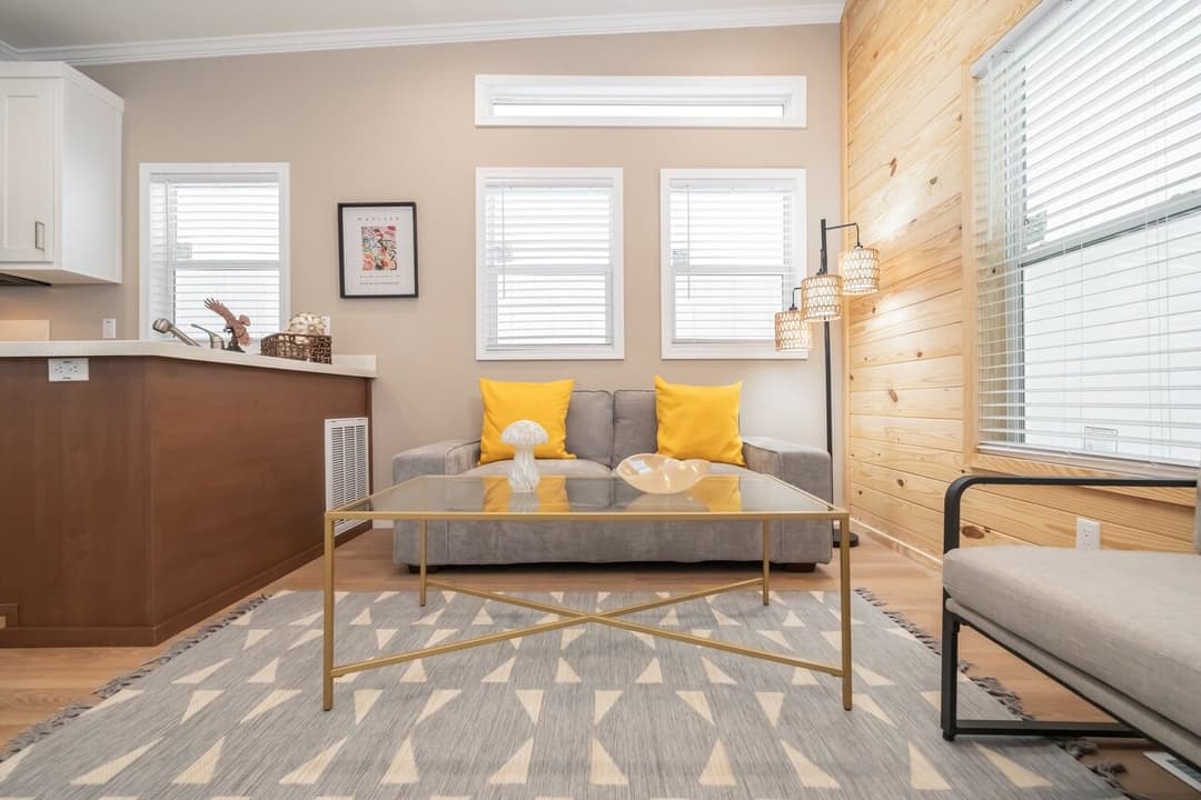 Wedge 13442s interior home features