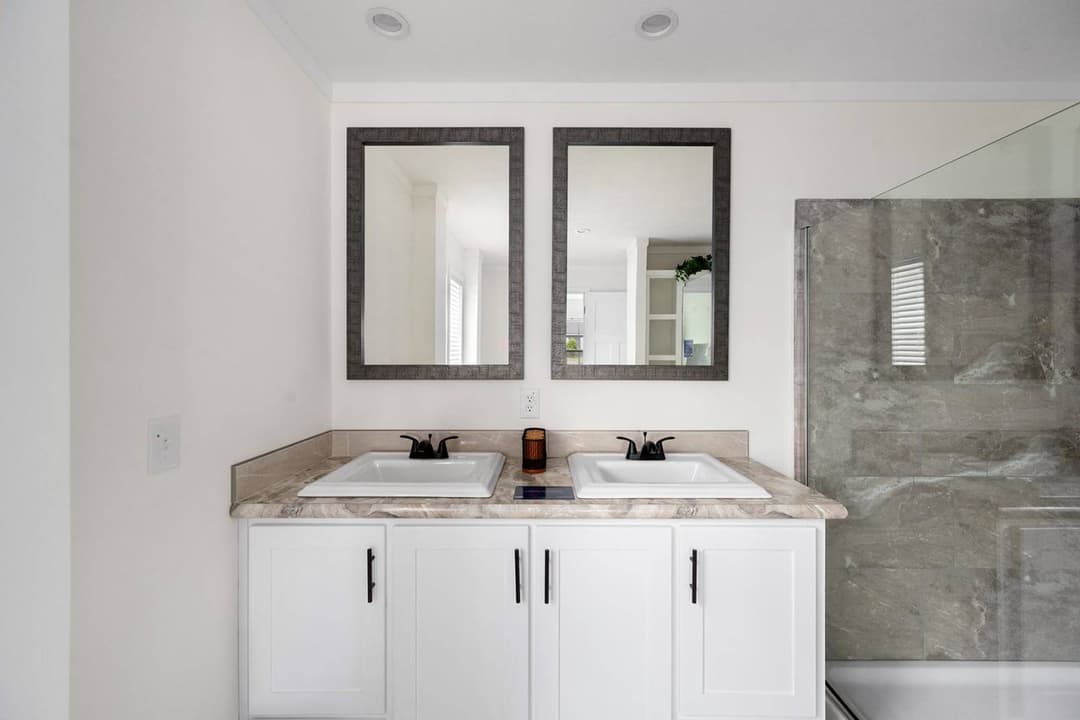 East point - elevate 52 bathroom home features