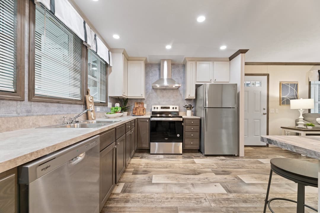 Eastman 24530 kitchen home features