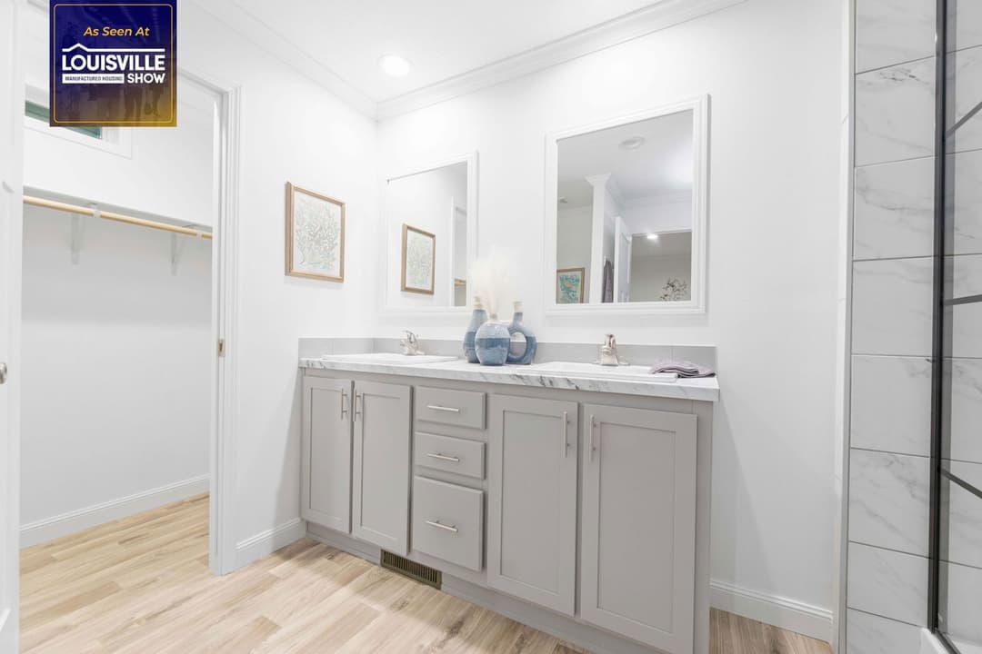 Palm harbor 16763t bathroom home features