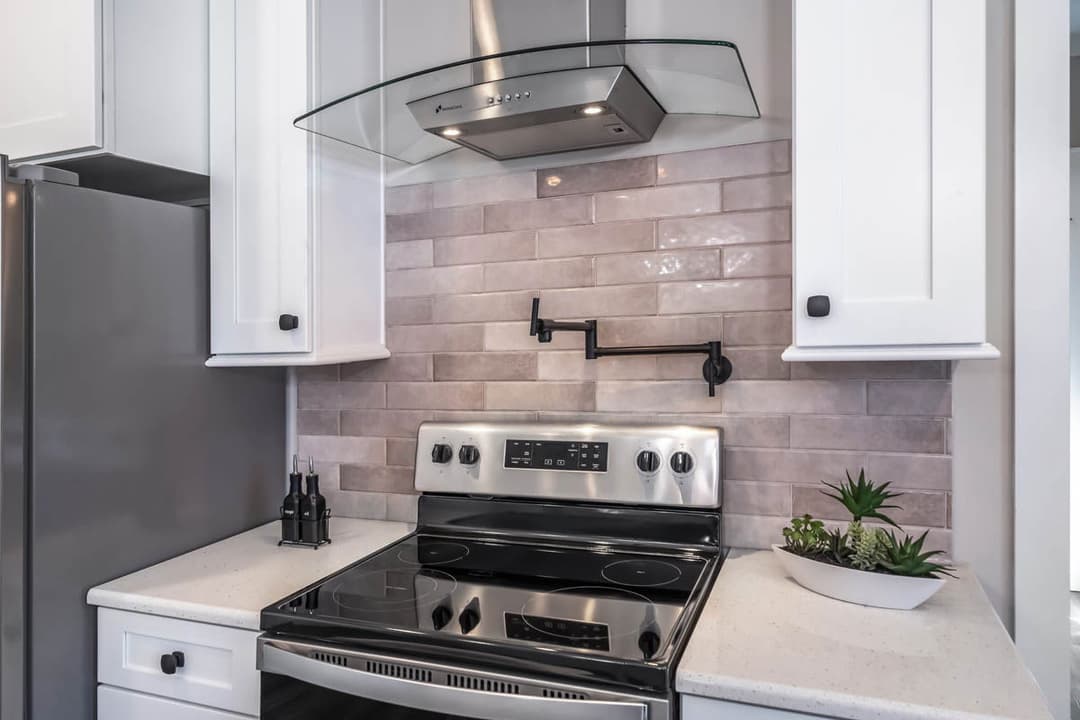 Southampton cape kitchen home features