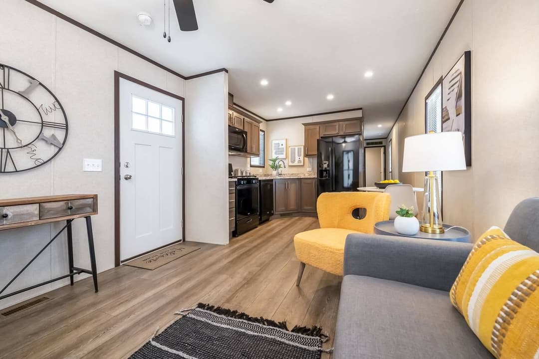 C601 interior home features