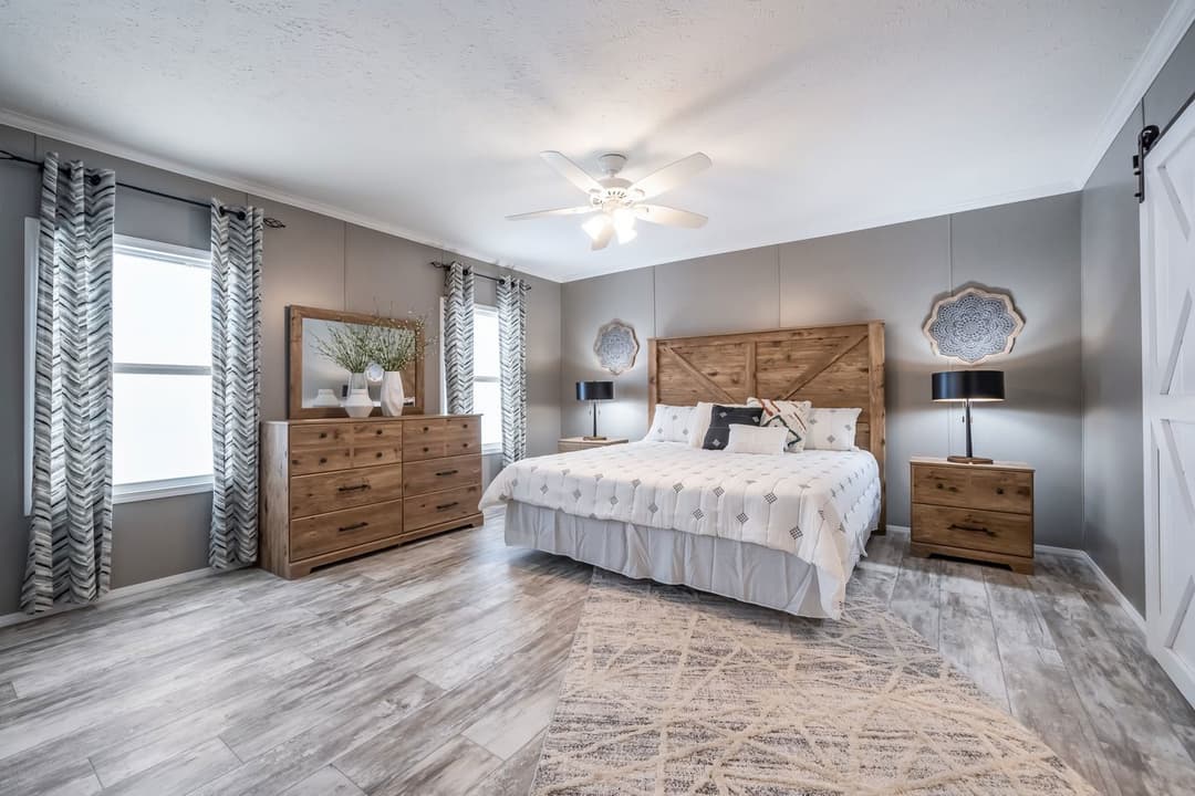 Cascade bedroom home features