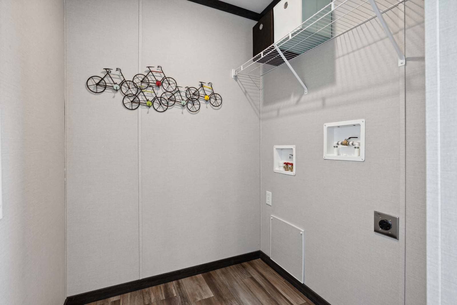 Clinch  home features