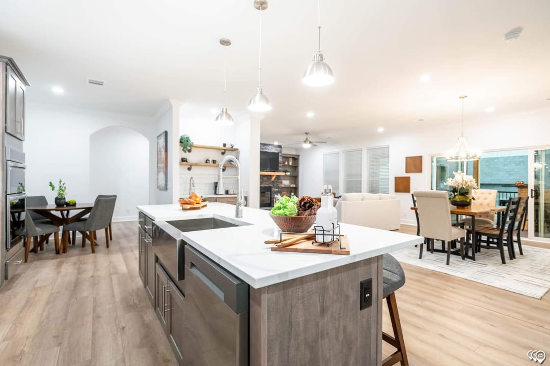 The lost creek kitchen home features