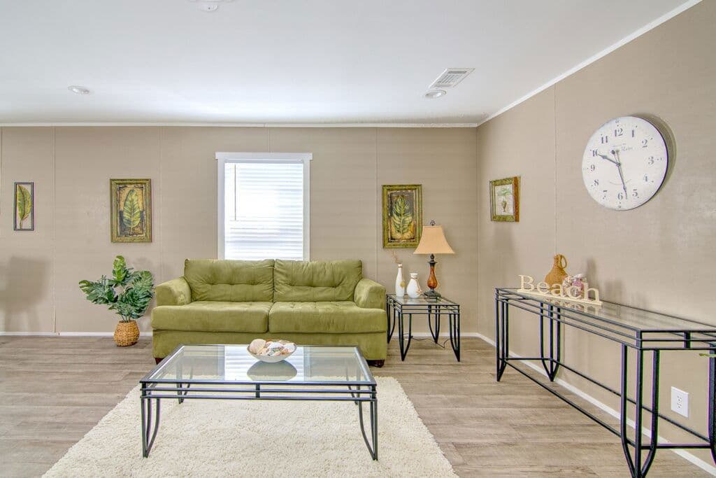 Phoenix 9277 interior home features