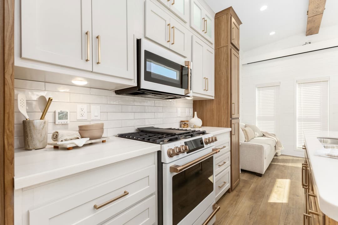 Island 6449 kitchen home features