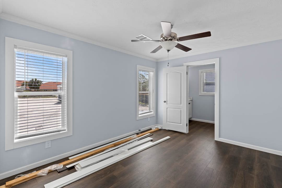 Venice bedroom home features