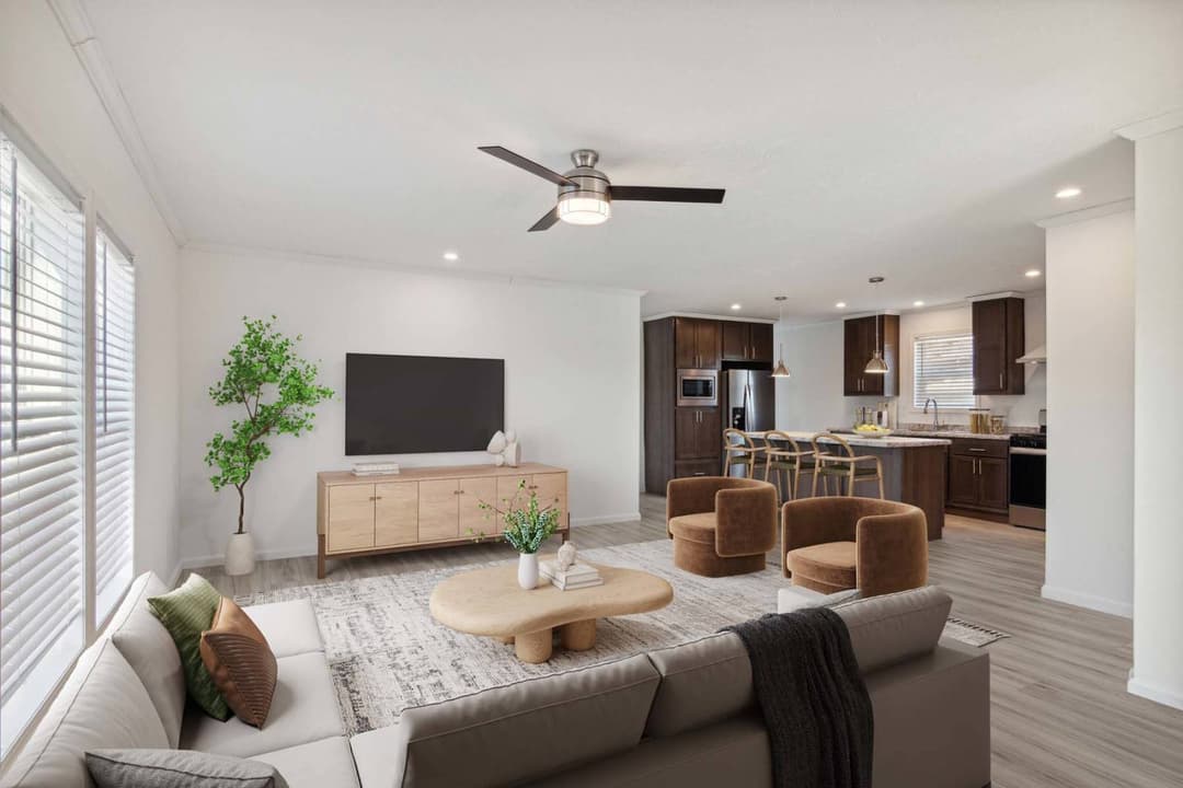 N679 interior home features