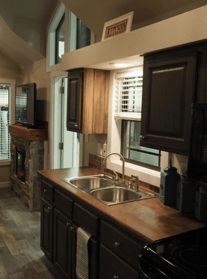 Lakeview kitchen home features