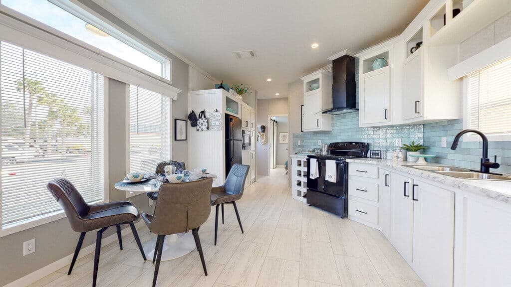 Lake charles 13361b interior and kitchen home features