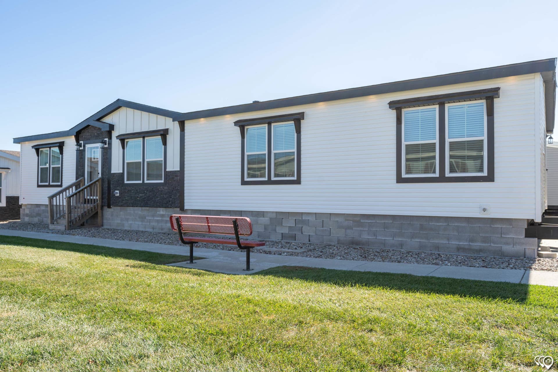 Pri3270-2060 elevation and exterior home features