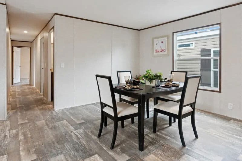 Pinnacle interior home features