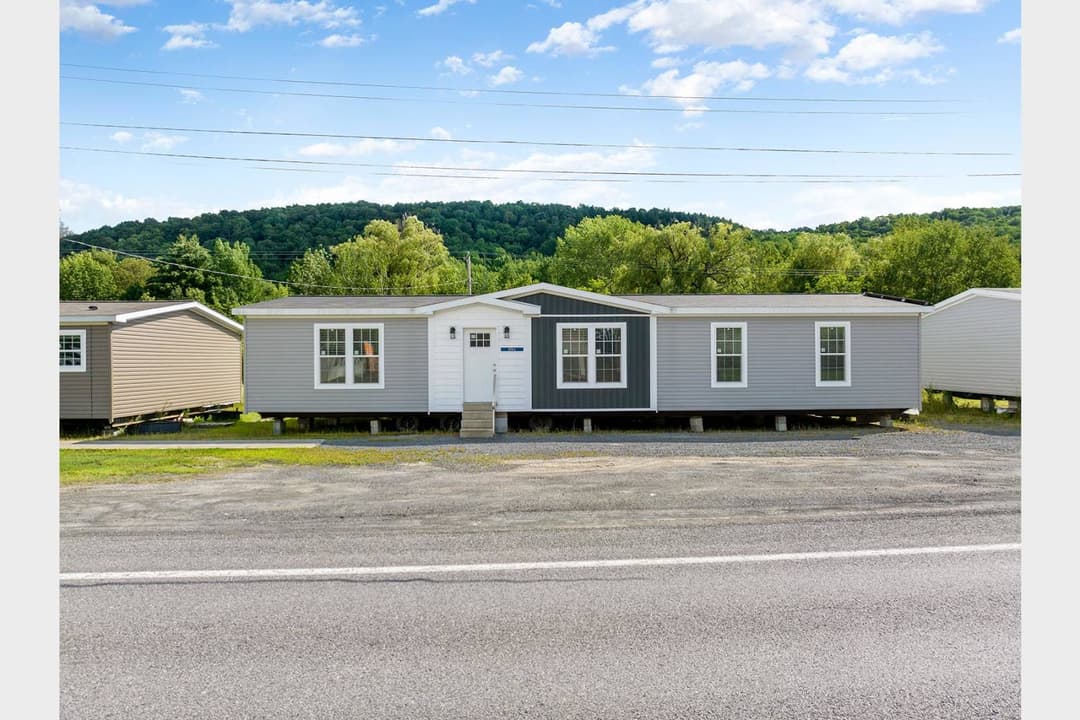 Pursuit elevation and exterior home features