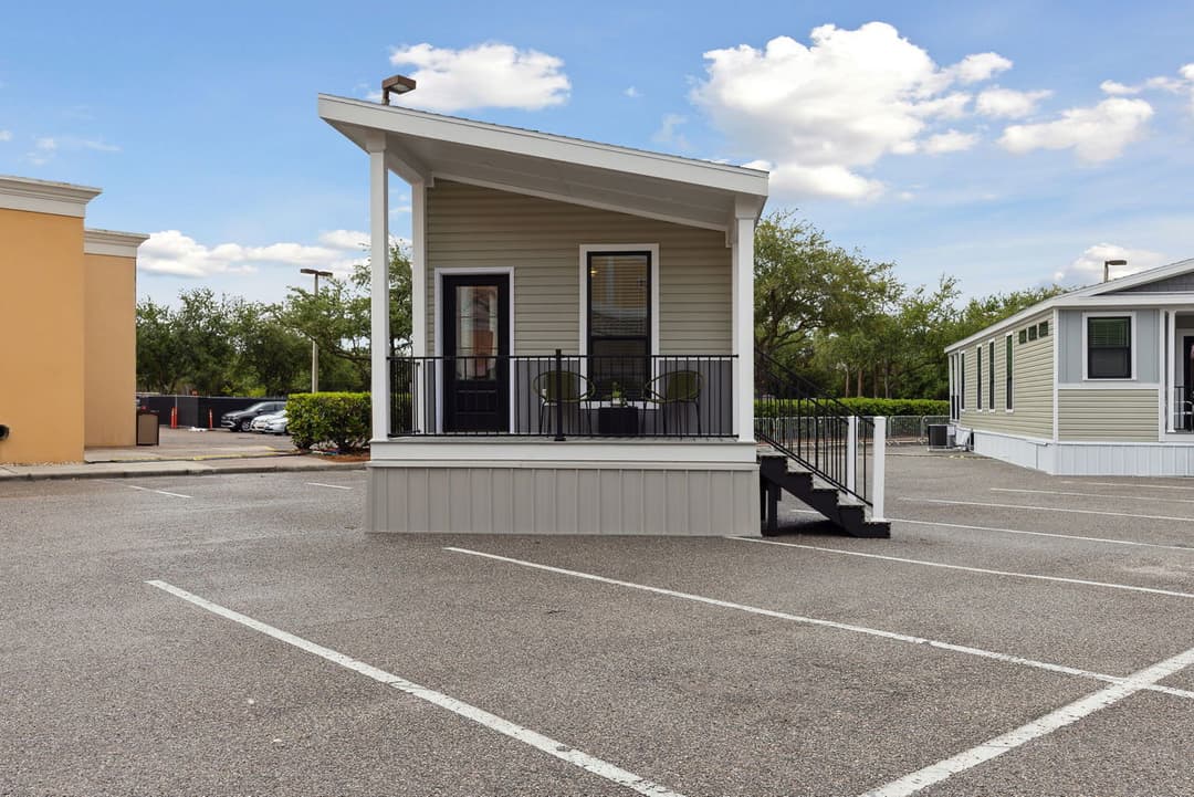 Calloway 239 exterior home features