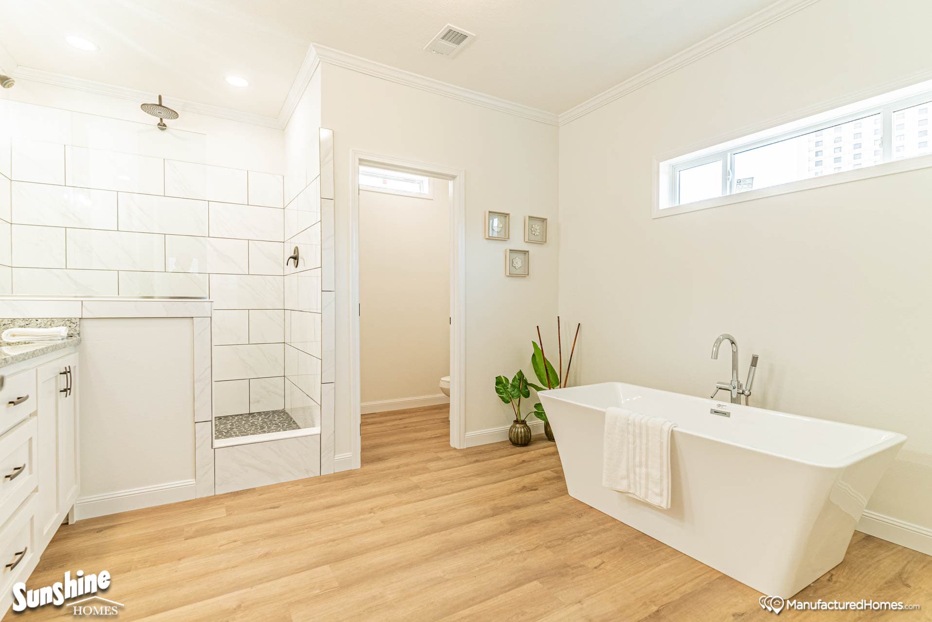 Pri3284-2058 "the talladega" bathroom home features