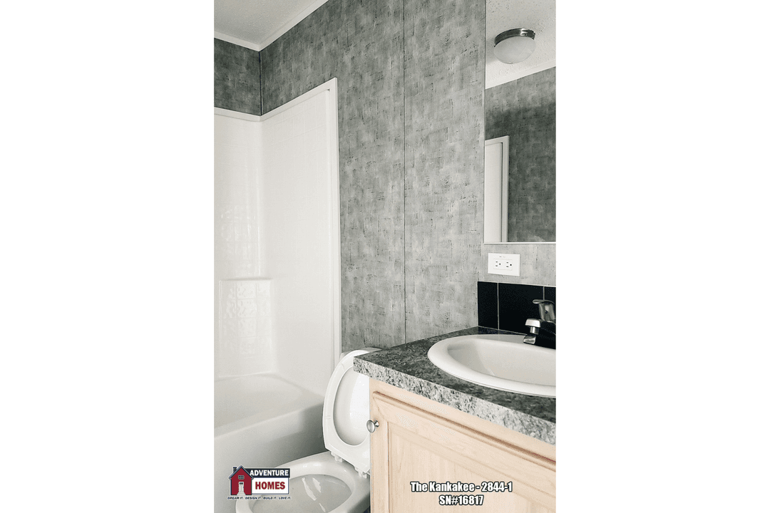 Kankakee | 2844-1 bathroom home features