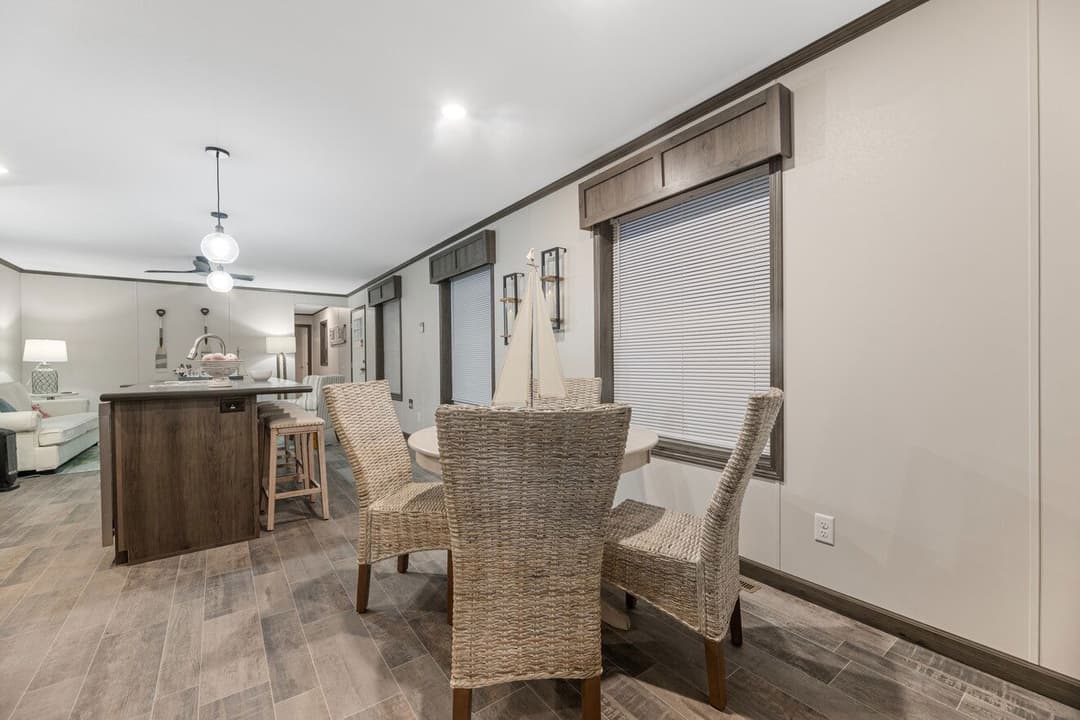 Vista 193500 interior home features