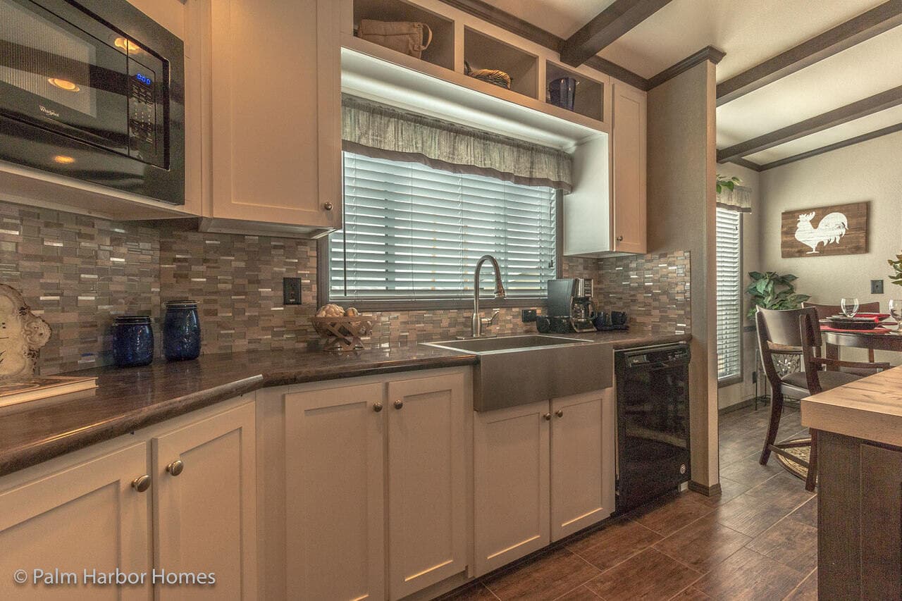 Arlington 30483a kitchen home features