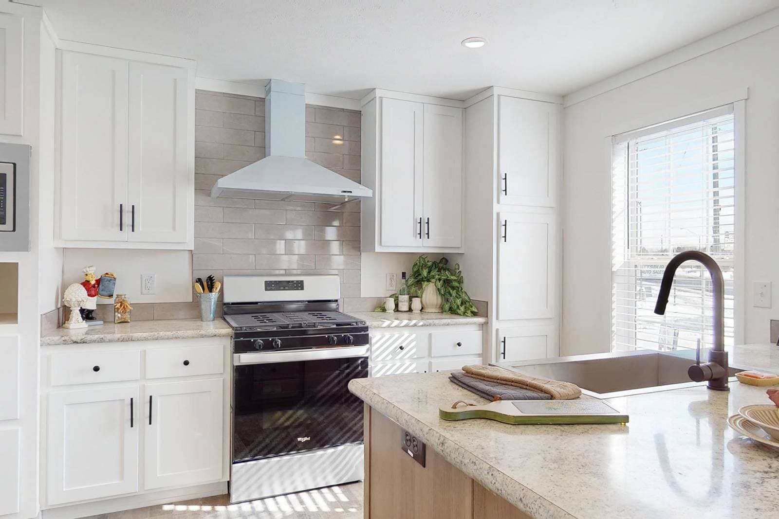 East point - intrigue kitchen and hero home features