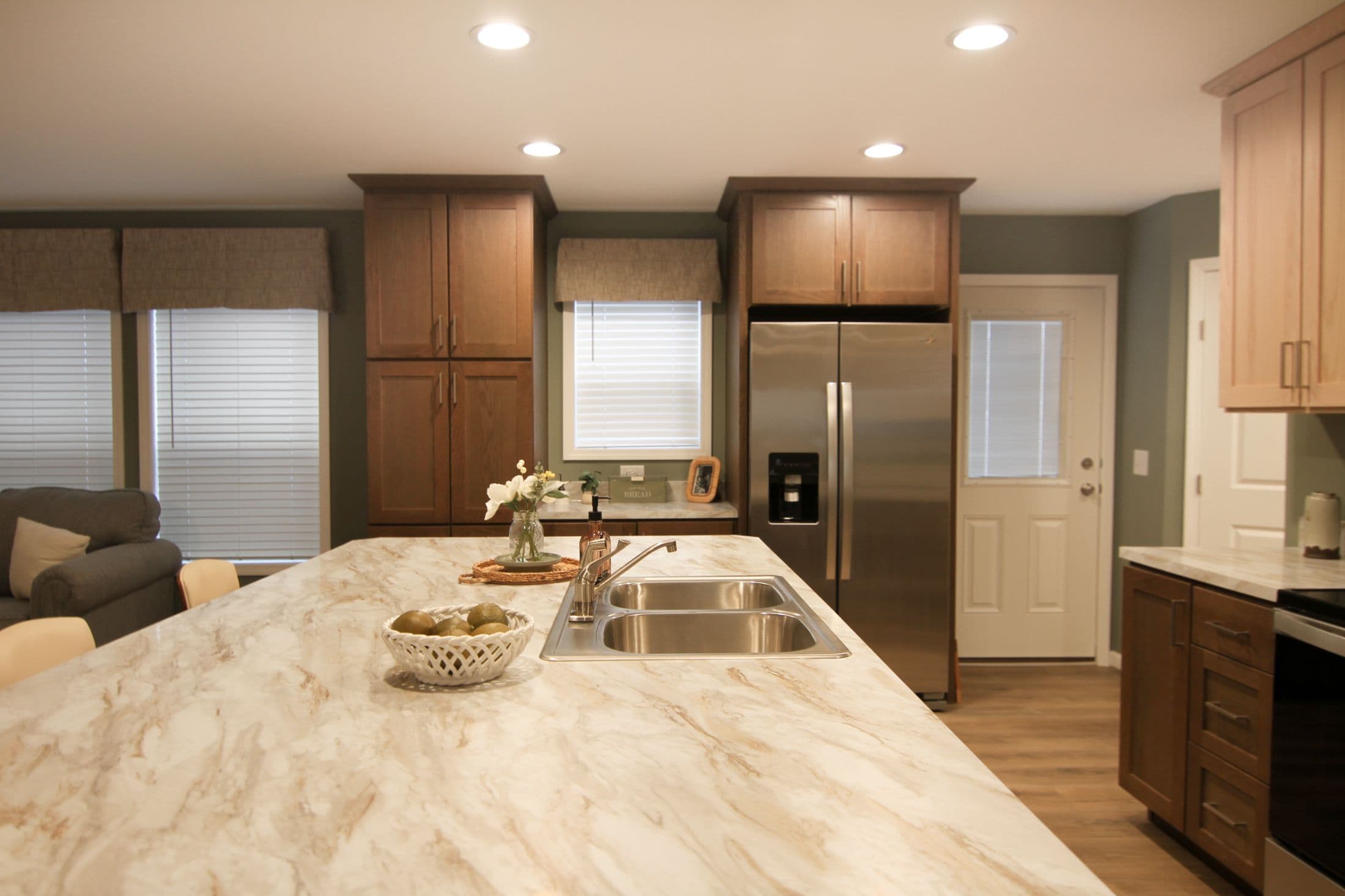 Landmark flex 32 2lm2424-v kitchen home features