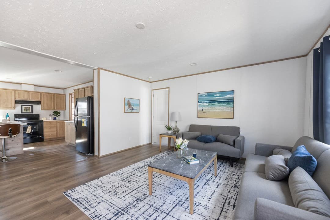 Phoenix 32563a interior home features