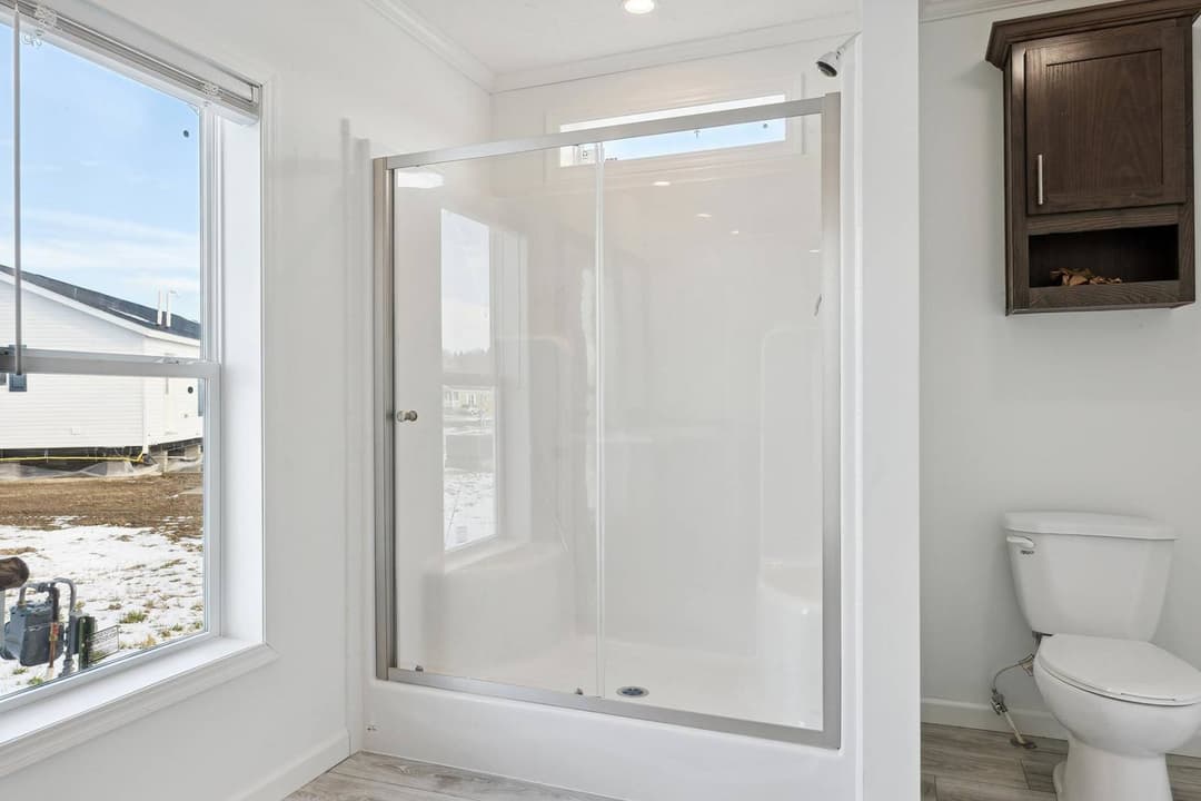 N610 bathroom home features