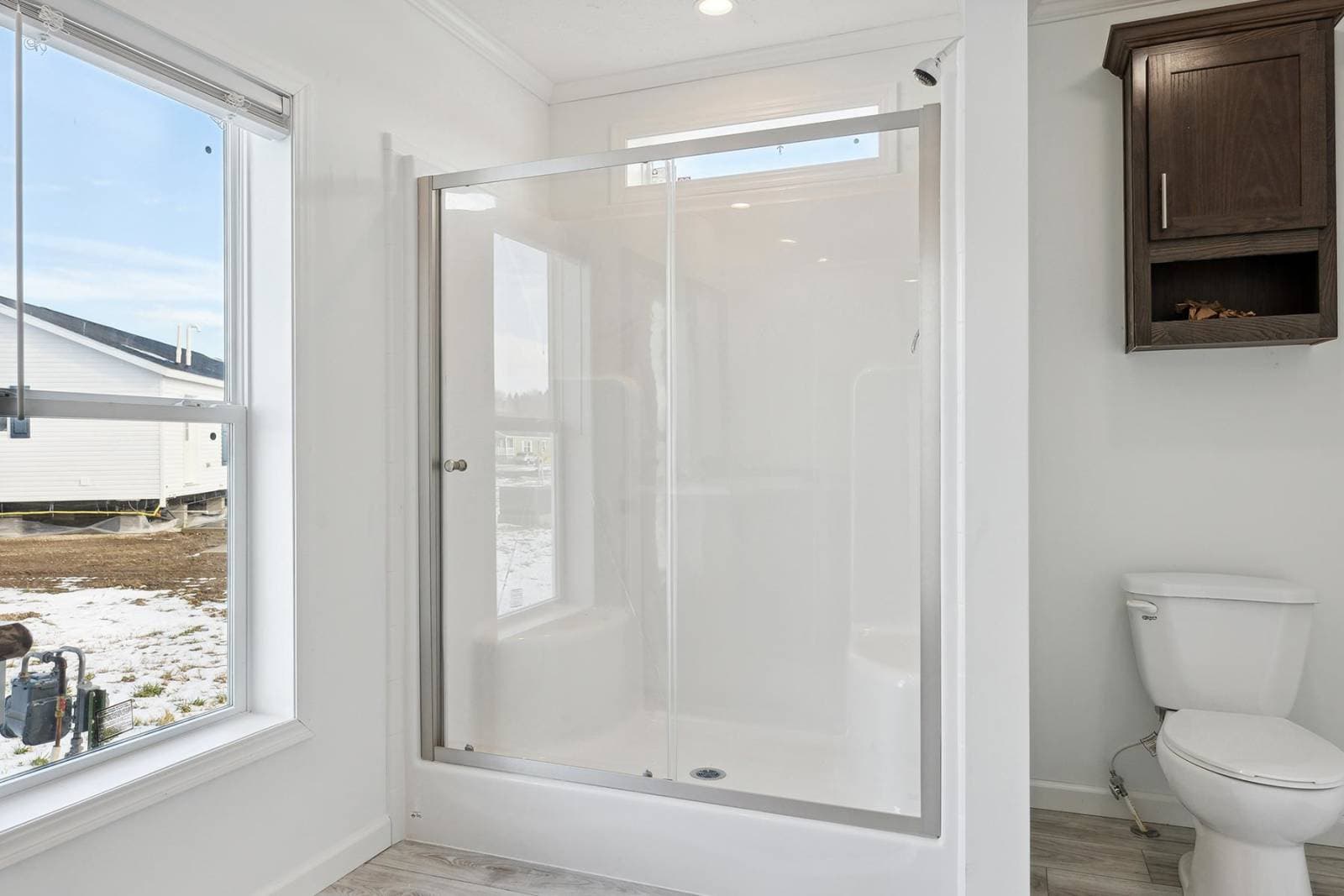 N610 bathroom home features