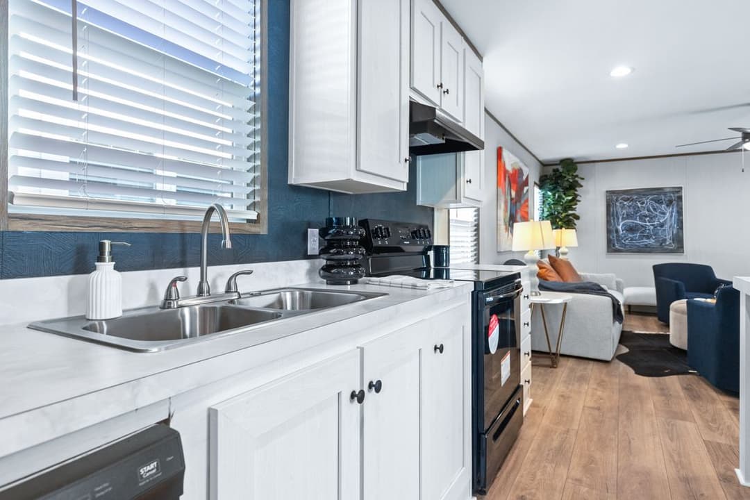 Homestead 16763a kitchen home features