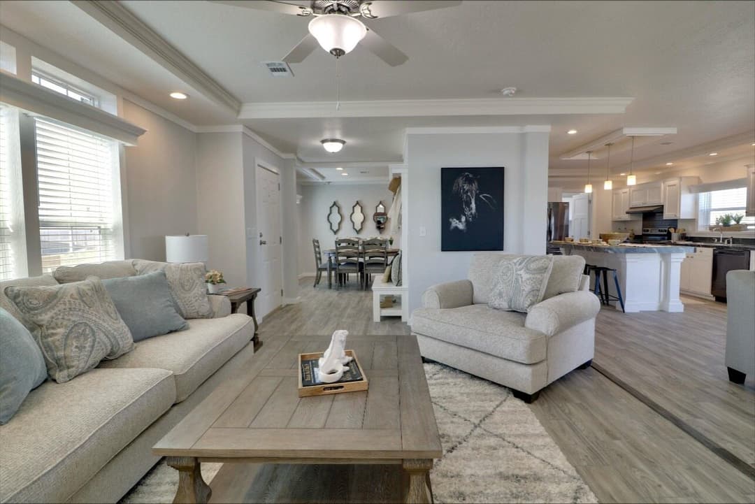 Solitaire 28784a interior home features