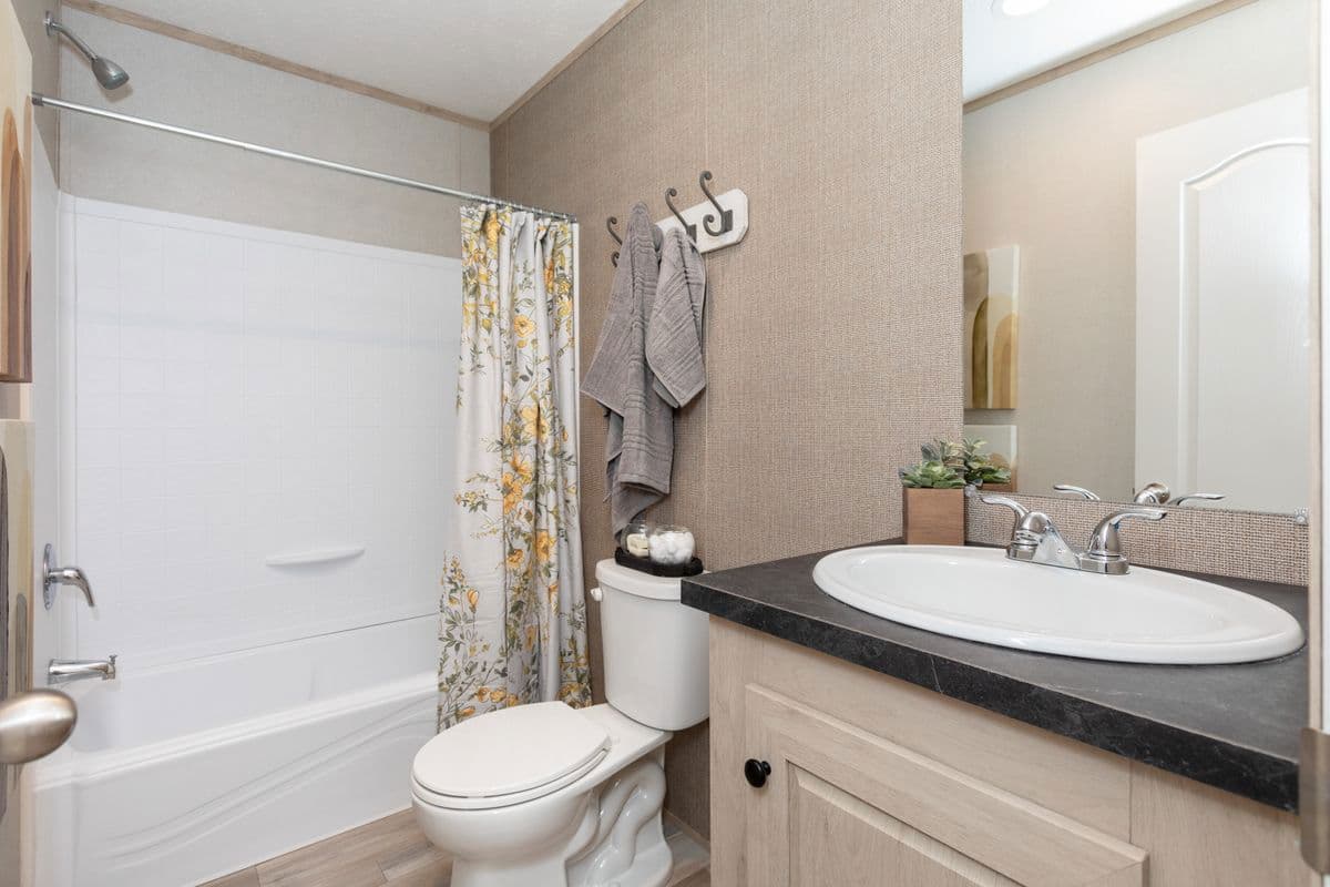Maynardville classic 66 bathroom home features