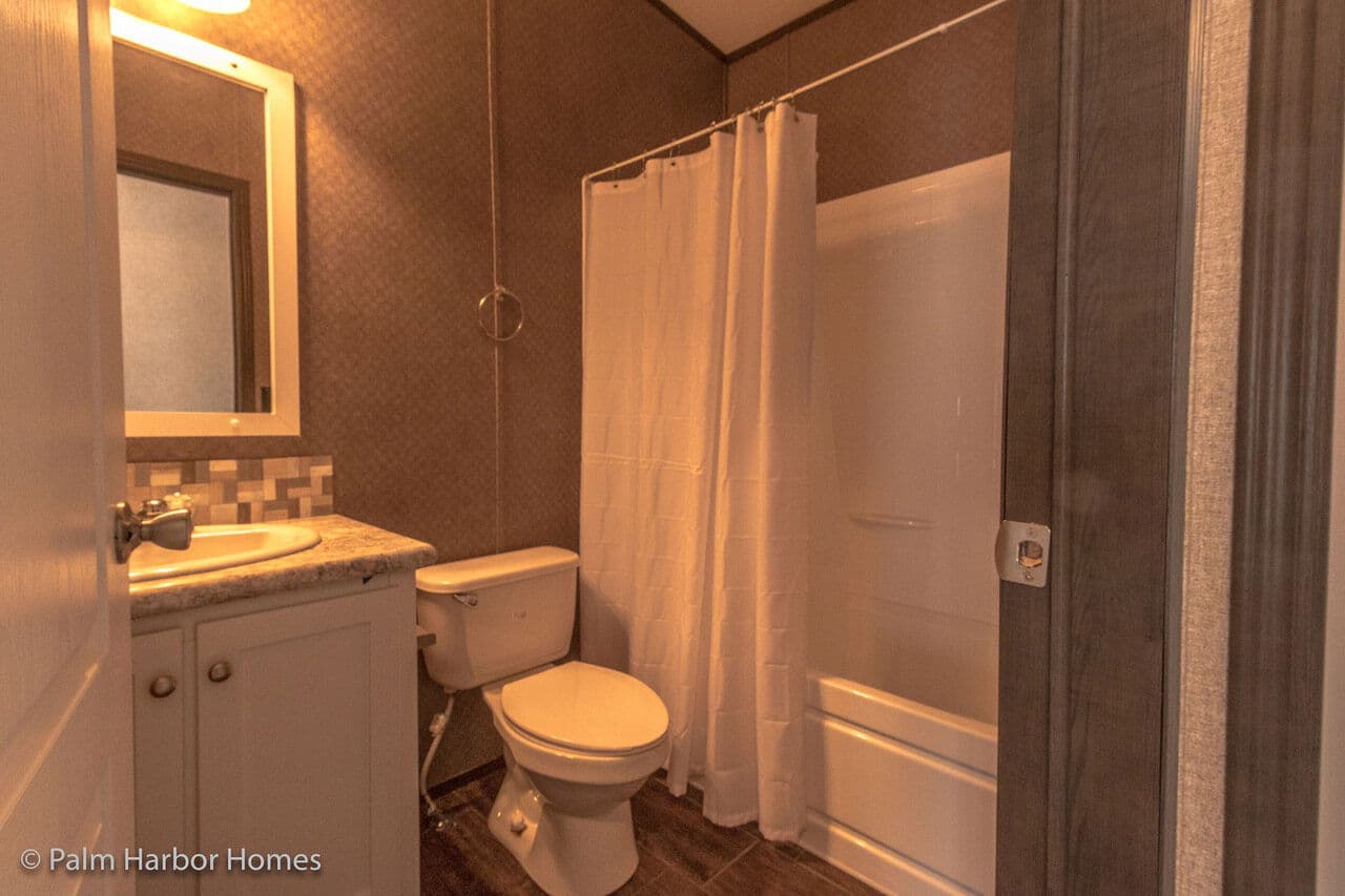Arlington 30483a bathroom home features