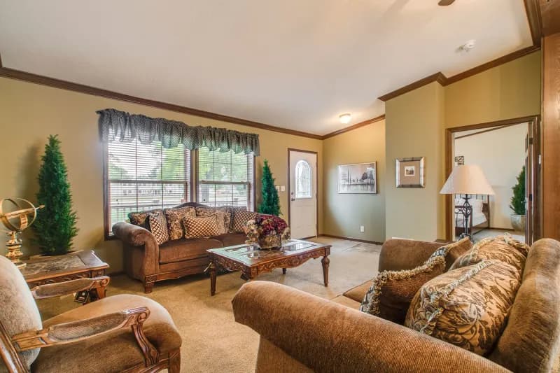 Lexington c208 interior home features