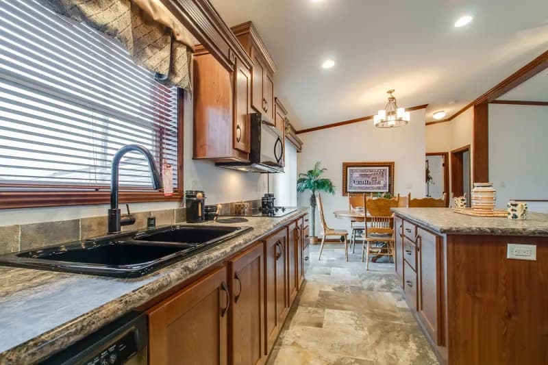 Lexington a260 kitchen home features