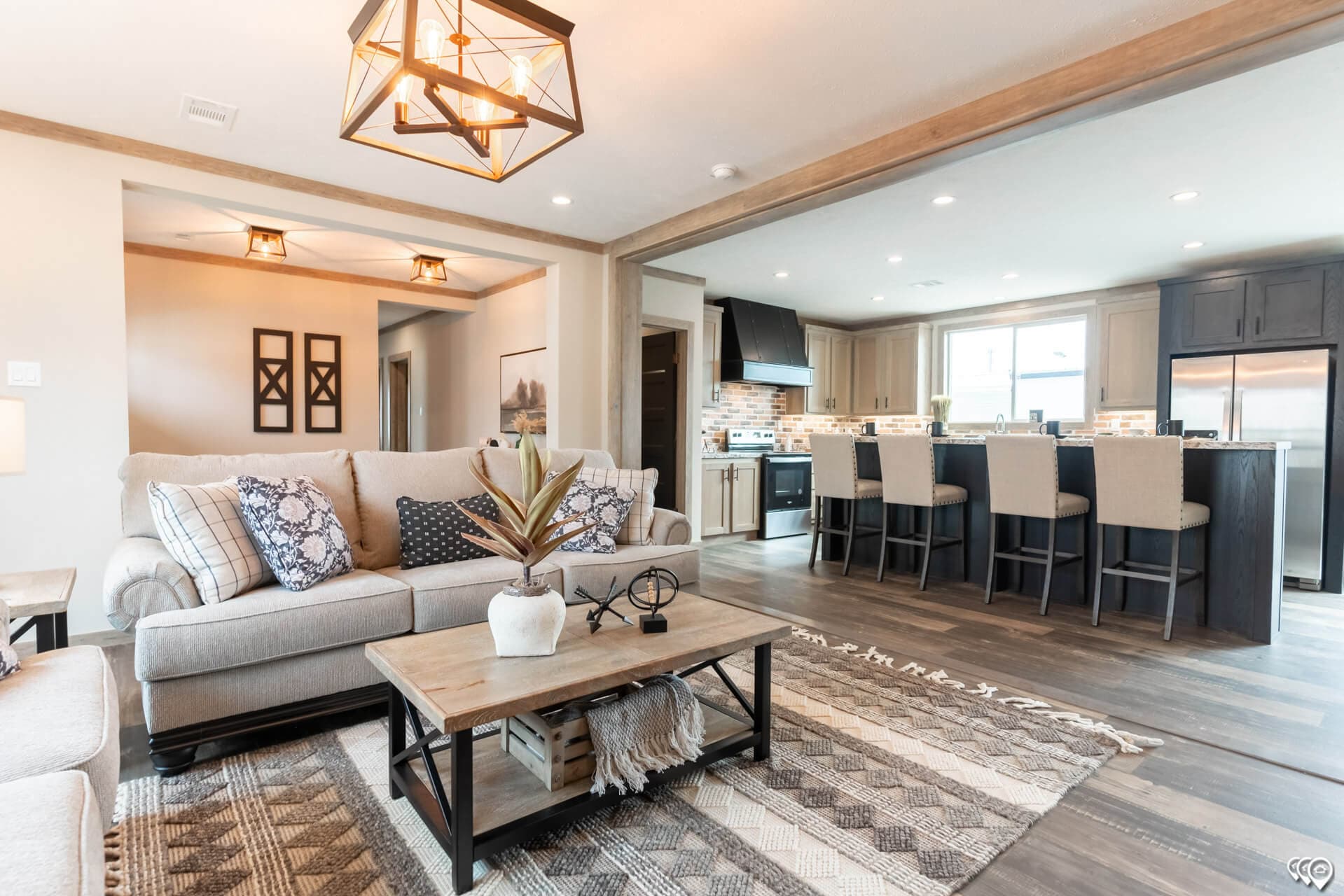 The shoal creek interior home features