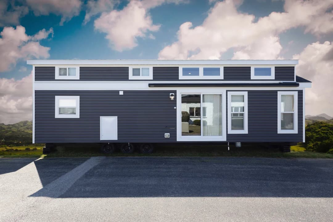 Lakeside 8104bk elevation and exterior home features